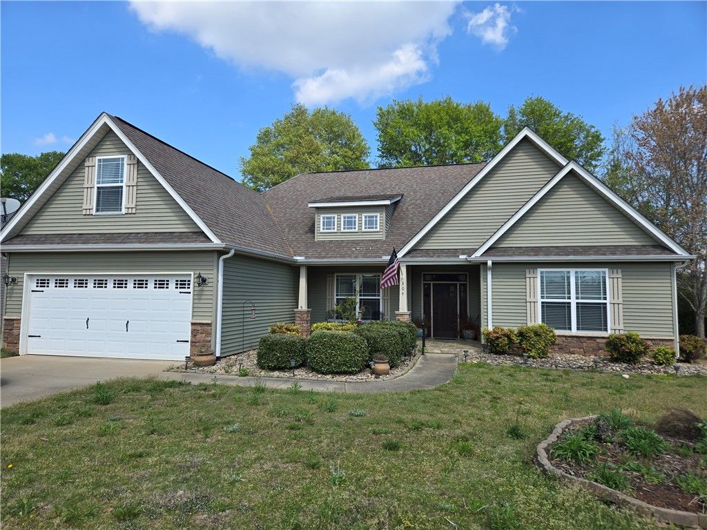 304 Knoll View, Seneca, SC 29678