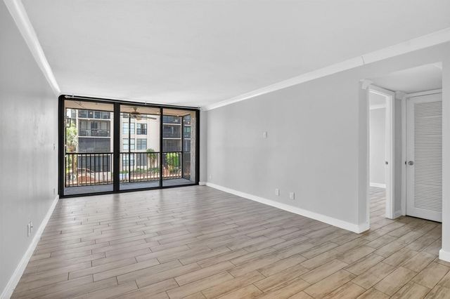 8 Royal Palm Way 203, Boca Raton, FL 33432