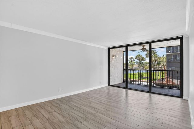 8 Royal Palm Way 203, Boca Raton, FL 33432