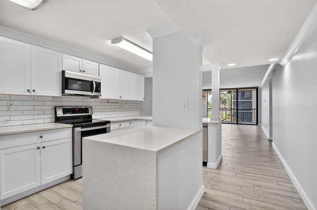 8 Royal Palm Way 203, Boca Raton, FL 33432