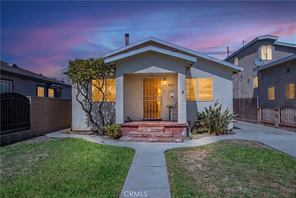 8437 San Vincente, South Gate, CA 90280 — exterior
