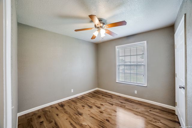 5815 FAWN VALLEY DR, San Antonio, TX 78242