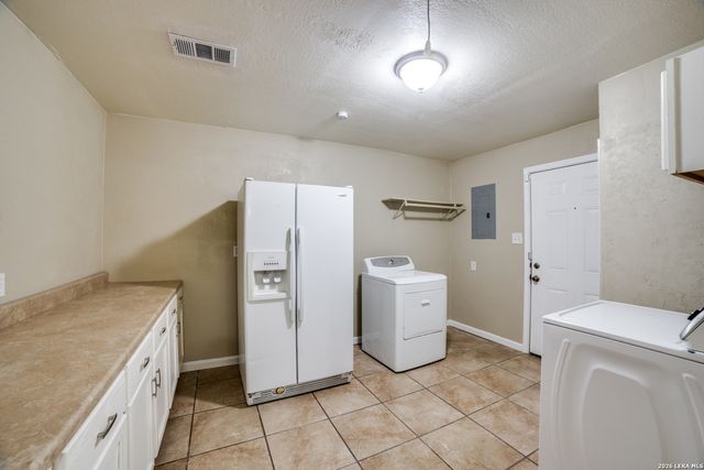 5815 FAWN VALLEY DR, San Antonio, TX 78242