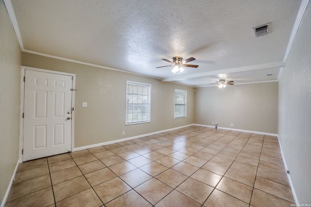 5815 FAWN VALLEY DR, San Antonio, TX 78242