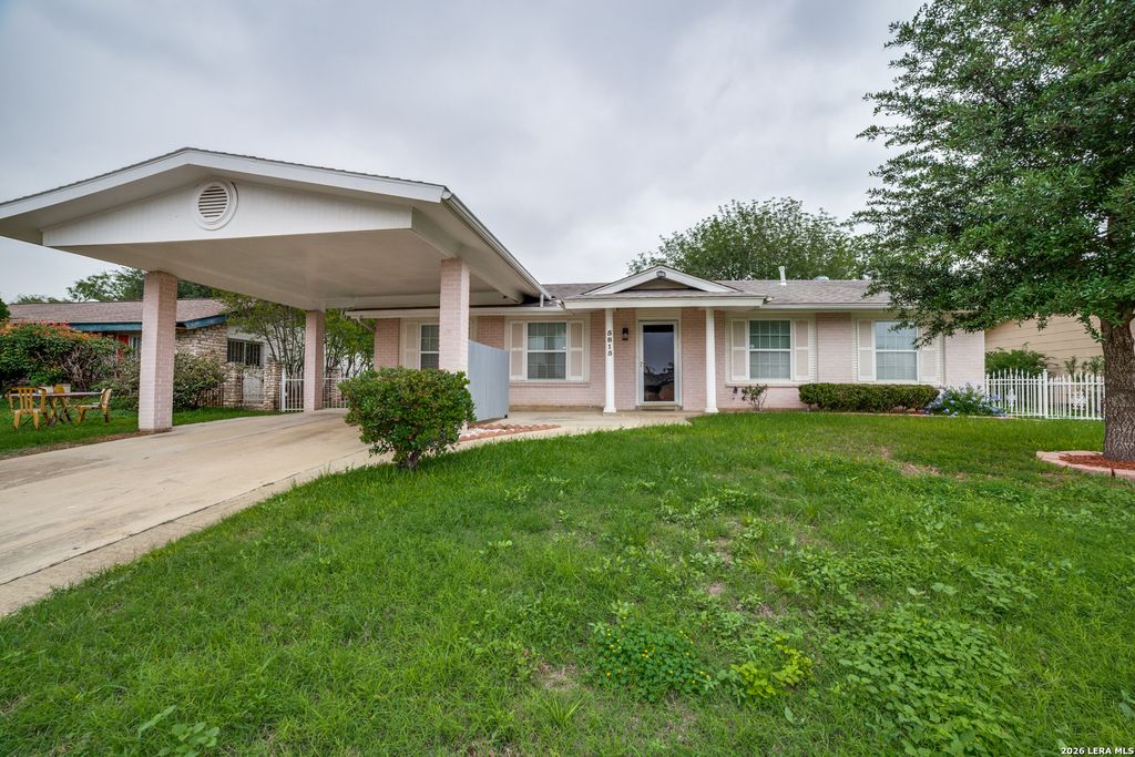 5815 FAWN VALLEY DR, San Antonio, TX 78242