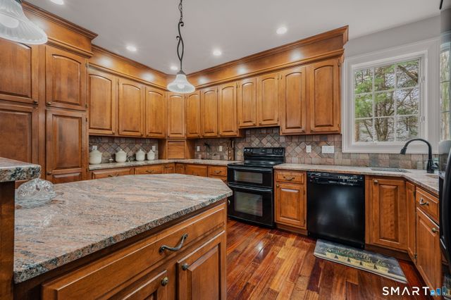 38 Jeremy Drive, East Lyme, CT 06333