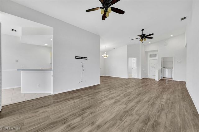 2015 Crestview WAY 17B, Naples, FL 34119