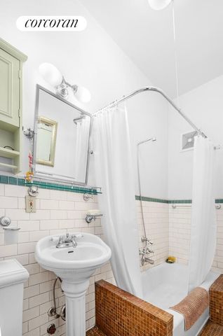 704 HUMBOLDT Street, New York City, NY 11222