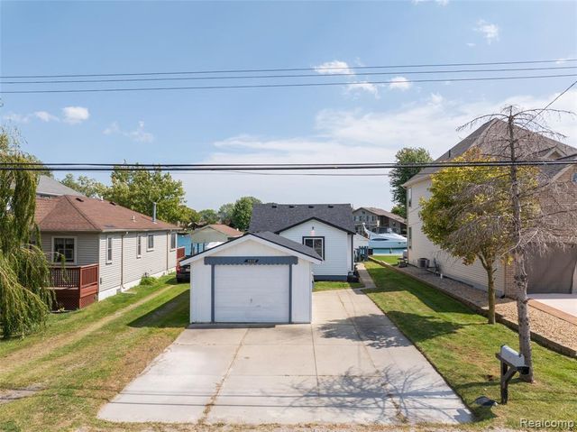 8893 Anchor Bay Drive, Algonac, MI 48001