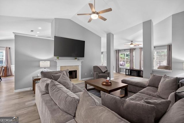 1041 Creek Drive, Villa Rica, GA 30180