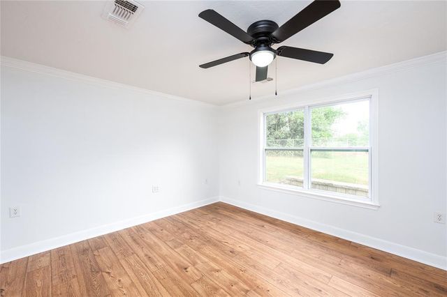 426 N Holland Street, Bellville, TX 77418