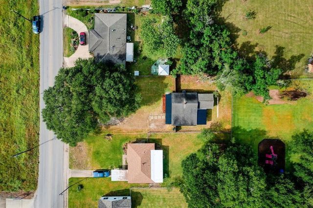 426 N Holland Street, Bellville, TX 77418