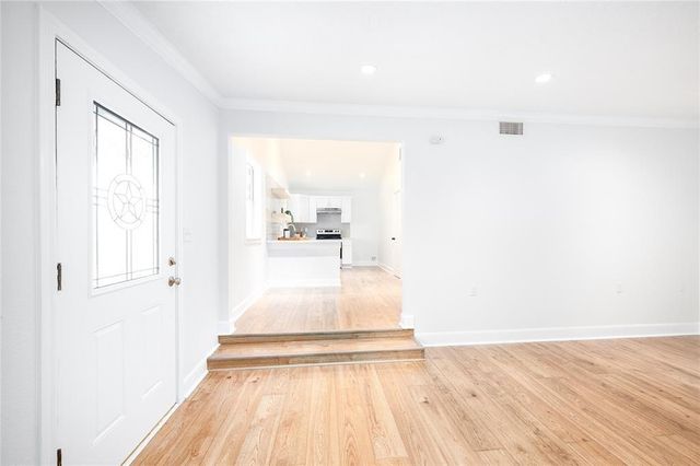 426 N Holland Street, Bellville, TX 77418