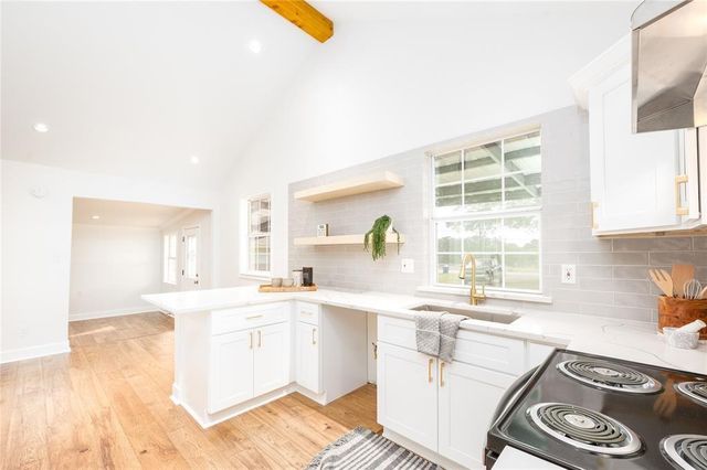 426 N Holland Street, Bellville, TX 77418