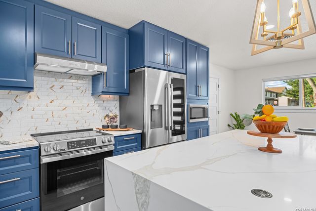 1607 WHELESS LN, Austin, TX 78723