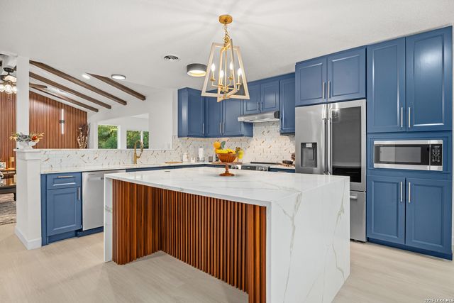 1607 WHELESS LN, Austin, TX 78723