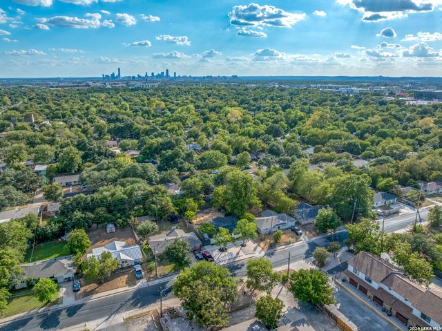 1607 WHELESS LN, Austin, TX 78723