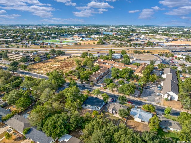 1607 WHELESS LN, Austin, TX 78723
