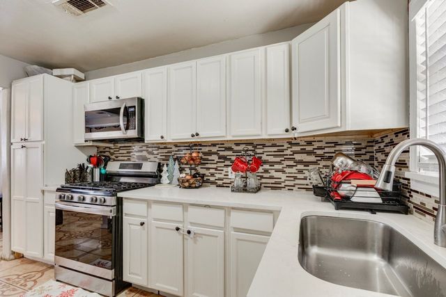 1522 Traymore Avenue, Dallas, TX 75217