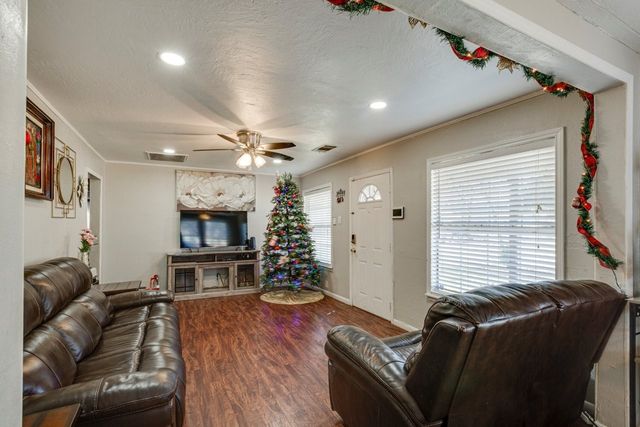 1522 Traymore Avenue, Dallas, TX 75217