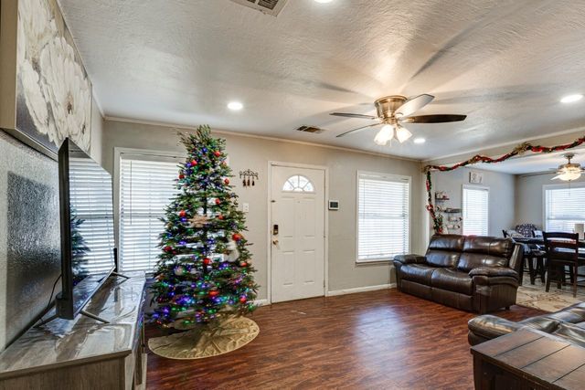 1522 Traymore Avenue, Dallas, TX 75217