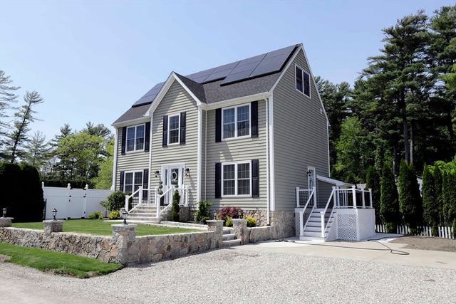 17 David St, Acushnet, MA 02743