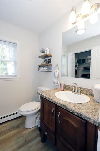 17 David St, Acushnet, MA 02743