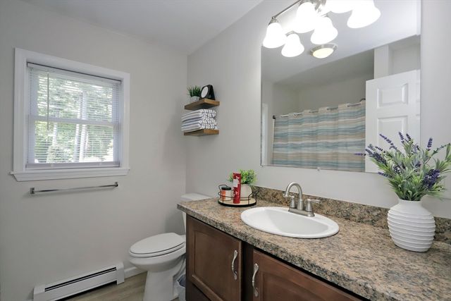 17 David St, Acushnet, MA 02743