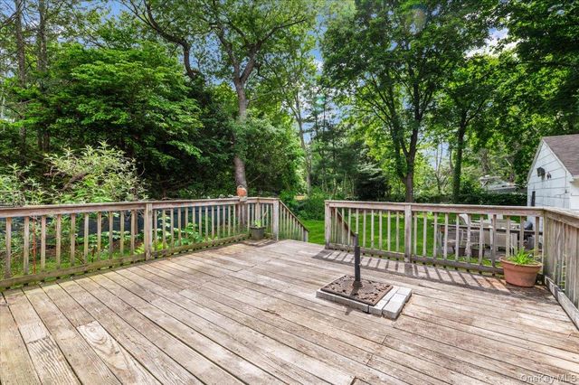 3 Kilburn Avenue, Huntington Station, NY 11746
