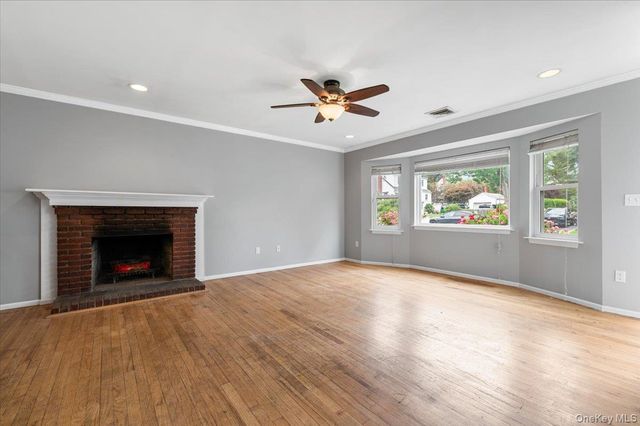 3 Kilburn Avenue, Huntington Station, NY 11746