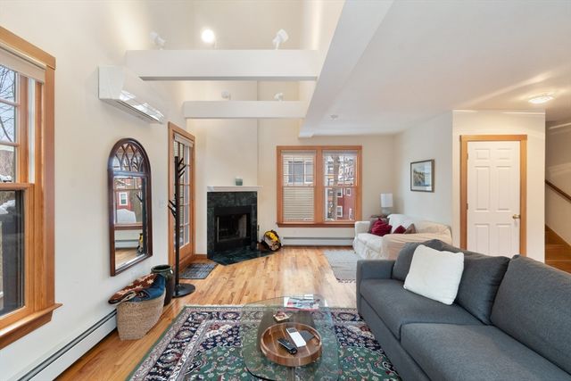 15 Mount Vernon Street 8, Cambridge, MA 02140