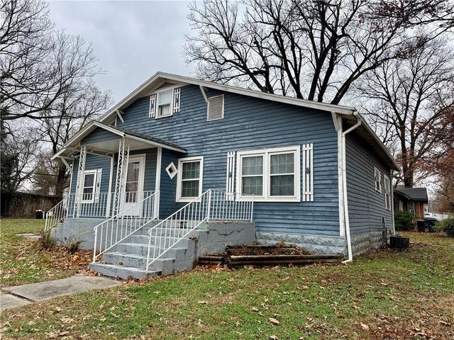 300 S 4th Street, Burlington, KS 66839