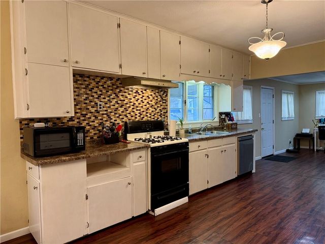 300 S 4th Street, Burlington, KS 66839