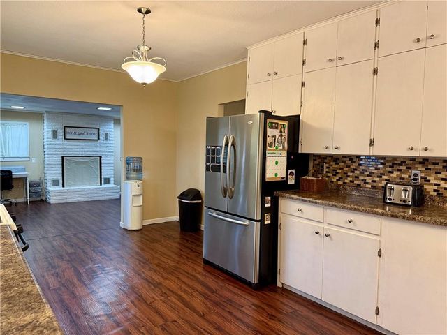 300 S 4th Street, Burlington, KS 66839