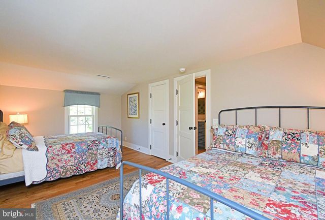 465 PINEVILLE RD, Newtown, PA 18940