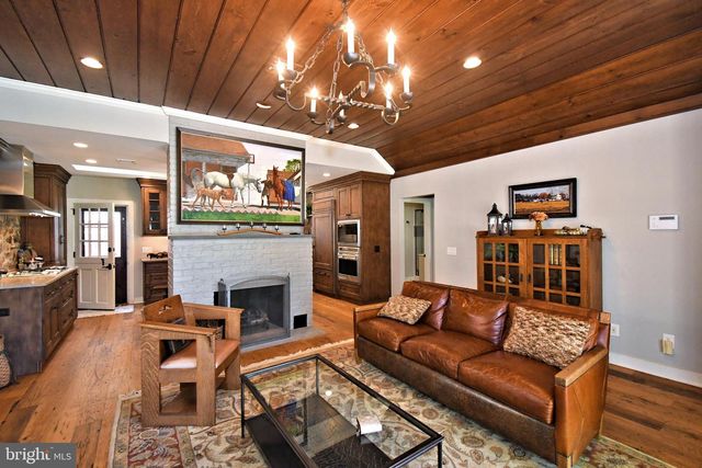 465 PINEVILLE RD, Newtown, PA 18940