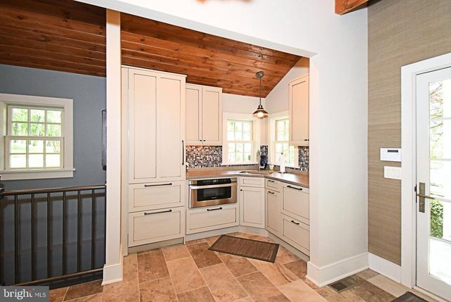 465 PINEVILLE RD, Newtown, PA 18940