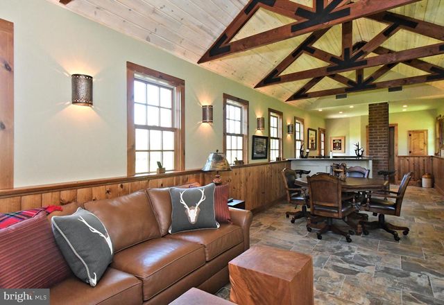 465 PINEVILLE RD, Newtown, PA 18940