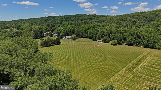 465 PINEVILLE RD, Newtown, PA 18940