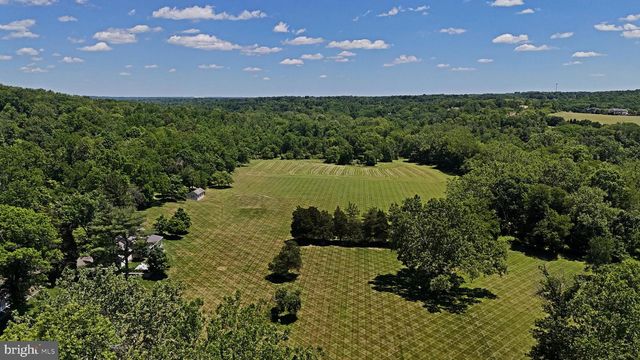 465 PINEVILLE RD, Newtown, PA 18940