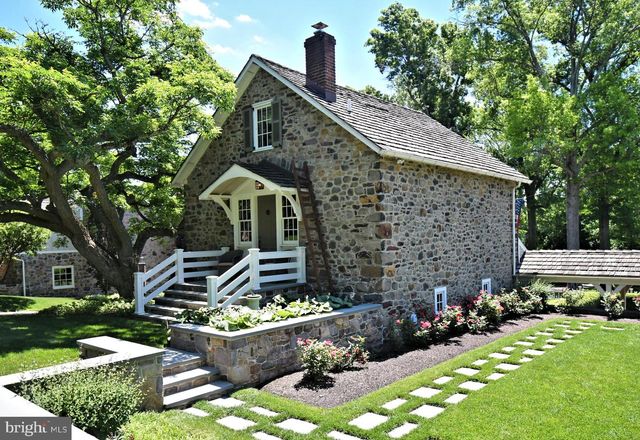 465 PINEVILLE RD, Newtown, PA 18940