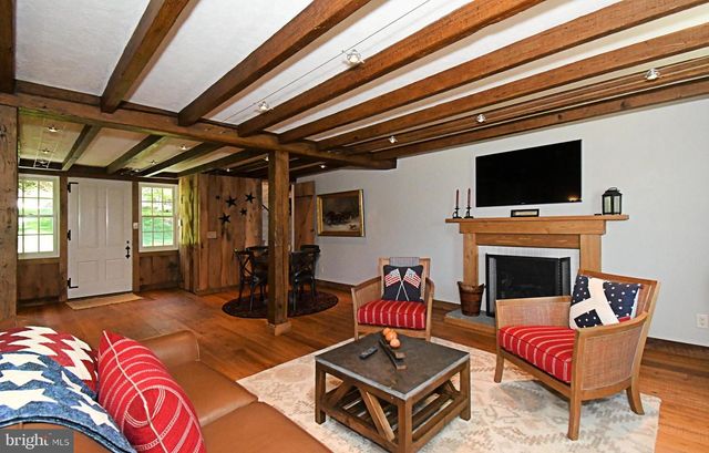 465 PINEVILLE RD, Newtown, PA 18940
