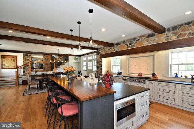 465 PINEVILLE RD, Newtown, PA 18940