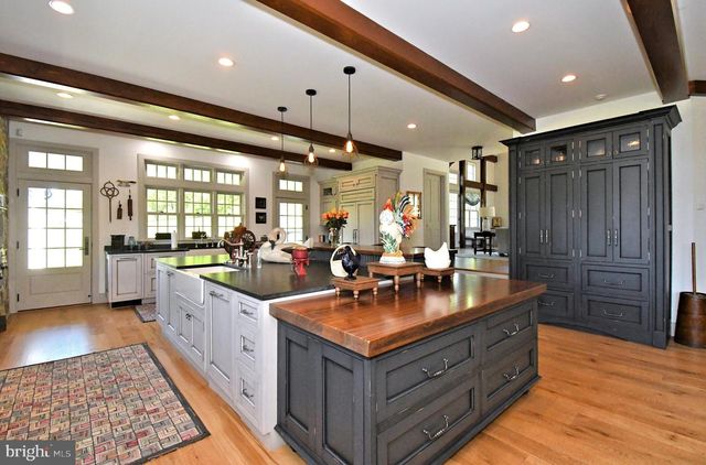 465 PINEVILLE RD, Newtown, PA 18940