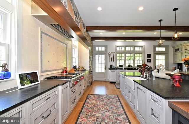 465 PINEVILLE RD, Newtown, PA 18940