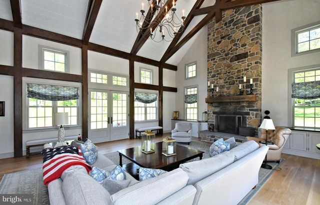 465 PINEVILLE RD, Newtown, PA 18940