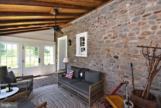 465 PINEVILLE RD, Newtown, PA 18940