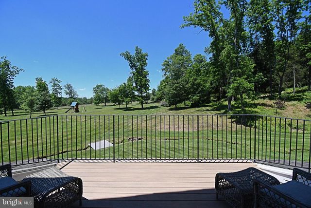 465 PINEVILLE RD, Newtown, PA 18940