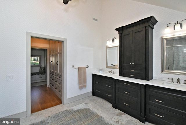 465 PINEVILLE RD, Newtown, PA 18940