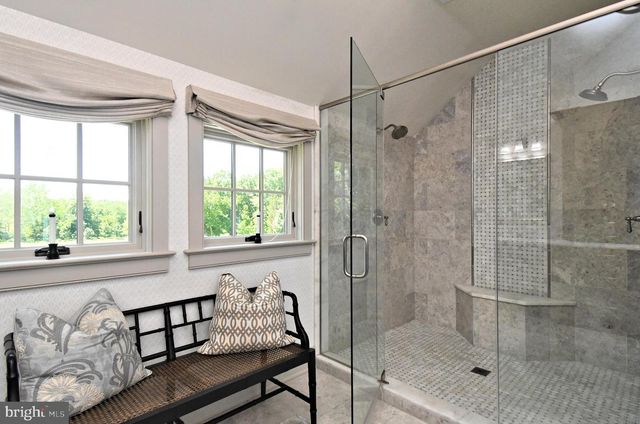 465 PINEVILLE RD, Newtown, PA 18940